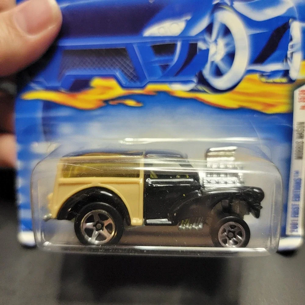 Hot Wheels Morris Wagon 2001 First Editions 35/36 Collector 047